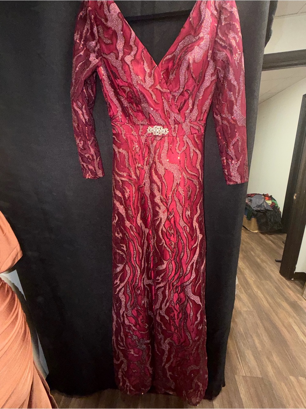 Elegant Deep Pink V-Neck Evening Gown with Long Sleeves